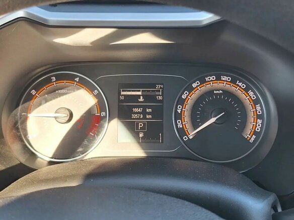 2024 Lada (ВАЗ) Vesta SW Cross I Рестайлинг (NG), белый, 1400000 рублей - вид 5