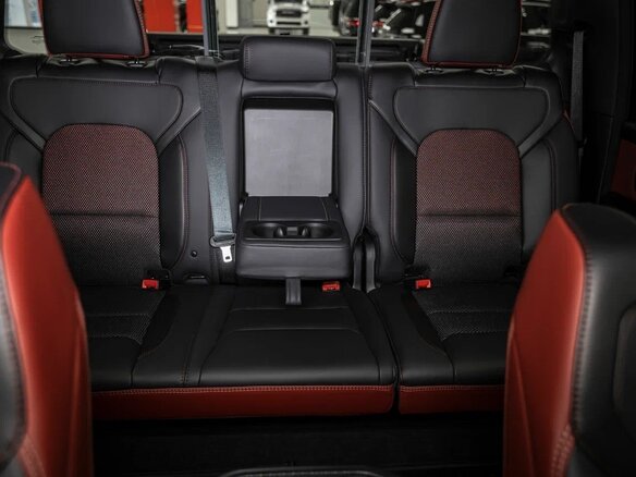 2025 Ram 1500 Crew Cab V Рестайлинг, зелёный, 8490000 рублей - вид 25