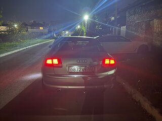2003 Audi A8 II (D3), серебристый, 615000 рублей, вид 3
