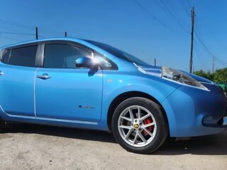 2011 Nissan Leaf I (ZE0/AZE0), голубой, 600000 рублей, вид 3