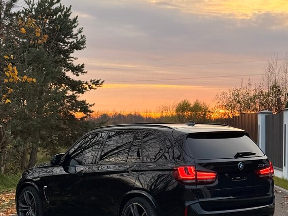 2018 BMW X5 M II (F85), чёрный, 6500000 рублей - вид 2