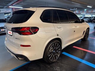 2024 BMW X5 50e IV (G05/G18) Рестайлинг, белый, 13500000 рублей, вид 3