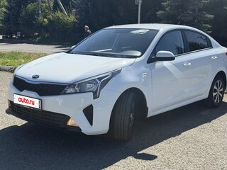 2020 Kia Rio IV Рестайлинг, белый, 1271000 рублей, вид 1