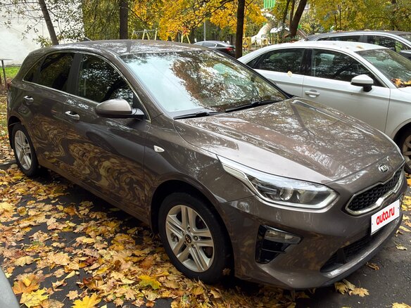 2019 Kia Ceed III, коричневый, 1690000 рублей - вид 18