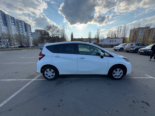 2018 Nissan Note II Рестайлинг, белый, 950000 рублей, вид 4
