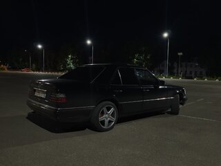 1994 Mercedes-Benz E-Класс 280 I (W124), чёрный, 570000 рублей, вид 5