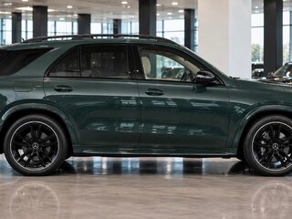 2026 Mercedes-Benz GLE 450 II (V167) Рестайлинг 2, зелёный, 17200000 рублей, вид 3
