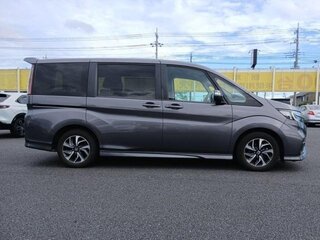 2019 Honda Stepwgn Spada V Рестайлинг, серый, 1760000 рублей, вид 4