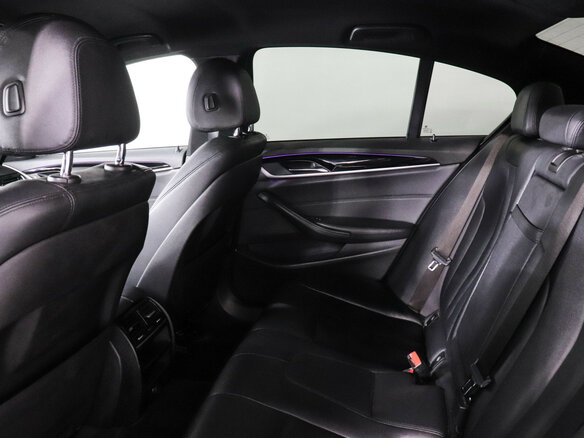 2019 BMW 5 серии 520d xDrive VII (G30/G31/G38), чёрный, 2690000 рублей - вид 11