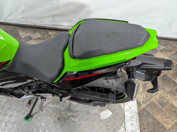 2021 Kawasaki Ninja 400, зелёный, 649000 рублей - вид 12
