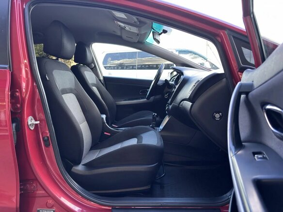 2018 Kia Ceed II Рестайлинг, красный, 1125000 рублей - вид 13
