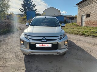 2019 Mitsubishi L200 V Рестайлинг, серебристый, 2100000 рублей, вид 1