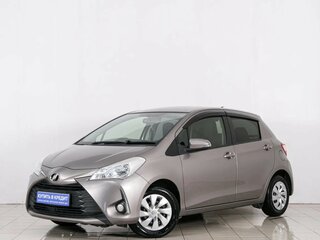 2018 Toyota Vitz III (XP130) Рестайлинг, коричневый, 899000 рублей, вид 3