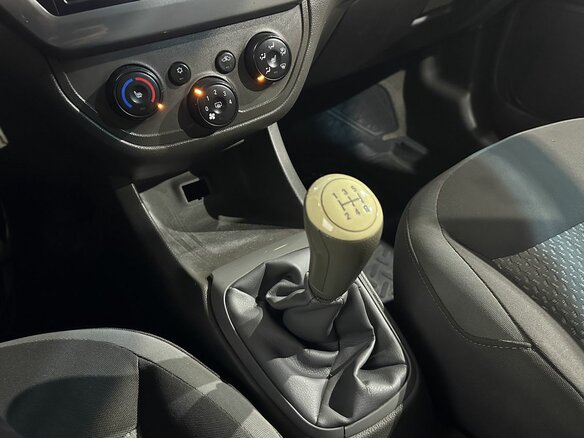 2013 Chevrolet Cobalt II, чёрный, 495000 рублей - вид 14