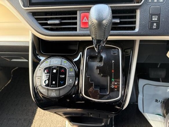 2021 Toyota Noah III (R80) Рестайлинг, белый, 2180000 рублей - вид 22