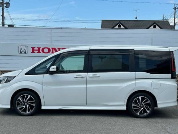 2021 Honda Stepwgn Spada V Рестайлинг, белый, 1897000 рублей - вид 4