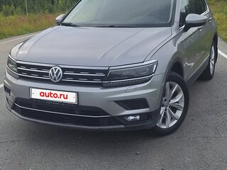 2018 Volkswagen Tiguan II, серебристый, 2370000 рублей, вид 1