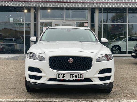 2018 Jaguar F-Pace I, белый, 2250000 рублей - вид 2