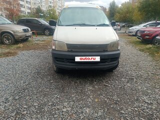 2000 Toyota Town Ace Noah III, белый, 490000 рублей, вид 3