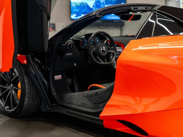 2026 McLaren 750S, оранжевый, 42900000 рублей - вид 27