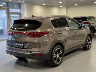 2018 Kia Sportage IV, коричневый, 2370000 рублей, вид 5