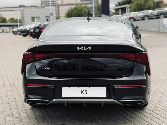 2026 Kia K5 III Рестайлинг, чёрный, 5070000 рублей - вид 5