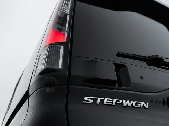 2015 Honda Stepwgn Spada V, чёрный - вид 18