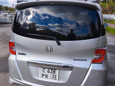 2014 Honda Freed Spike I Рестайлинг, серебристый, 850000 рублей, вид 4