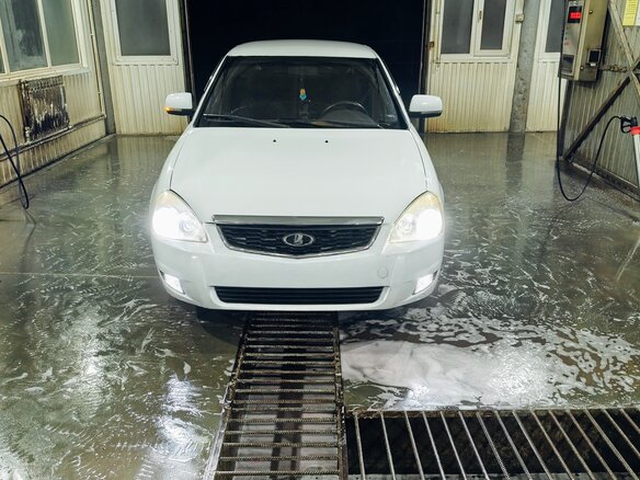 2009 Lada (ВАЗ) Priora I, белый, 290000 рублей - вид 1