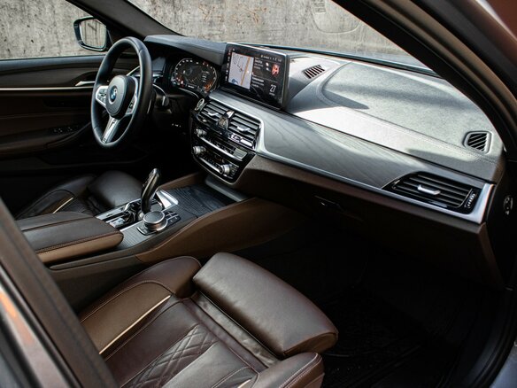 2020 BMW 5 серии 530d xDrive VII (G30/G31/G38) Рестайлинг, серый, 6890000 рублей - вид 8
