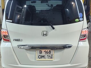 2014 Honda Freed I Рестайлинг, белый, 930000 рублей, вид 3