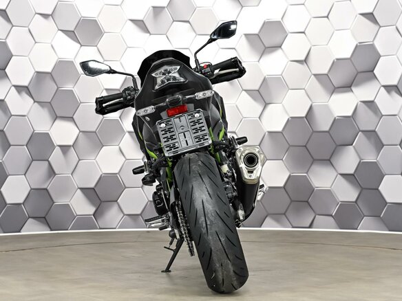 2022 Kawasaki Z 900, чёрный - вид 5