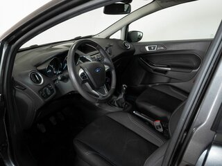 2016 Ford Fiesta Mk6 Рестайлинг, серый, 870000 рублей, вид 5