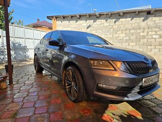 2018 Skoda Octavia III (A7) Рестайлинг, серый, 1950000 рублей, вид 2