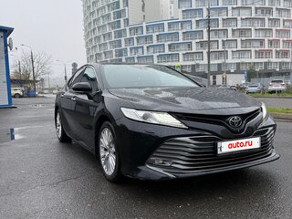 2020 Toyota Camry VIII (XV70), чёрный, 2110000 рублей, вид 2