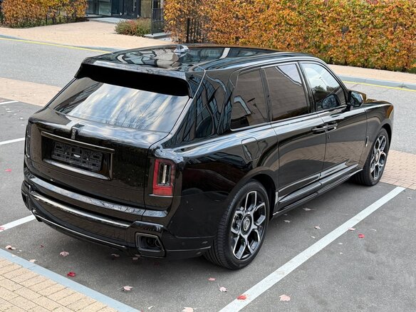 2026 Rolls-Royce Cullinan Black Badge I Рестайлинг (Series II), чёрный, 59850000 рублей - вид 9
