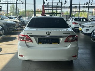 2012 Toyota Corolla X (E140, E150) Рестайлинг, белый, 940000 рублей, вид 5