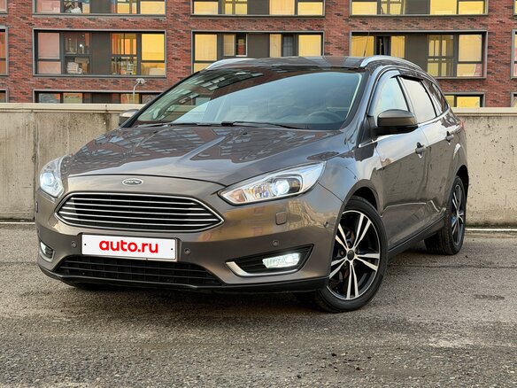 2015 Ford Focus III Рестайлинг, серый, 1050000 рублей - вид 2