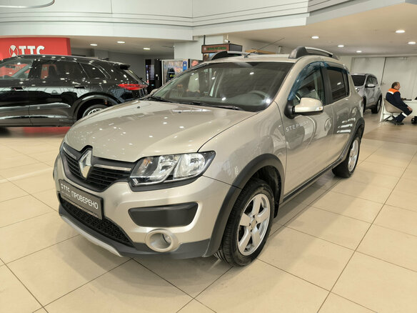 2017 Renault Sandero Stepway II, бежевый, 830000 рублей