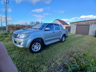 2012 Toyota Hilux VII Рестайлинг, серебристый, 2300000 рублей, вид 1
