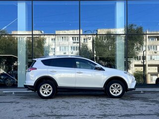 2018 Toyota RAV4 IV (XA40) Рестайлинг, белый, 2217000 рублей, вид 4