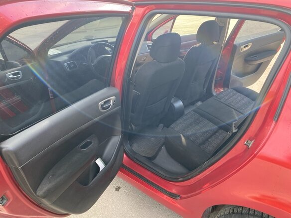 2004 Peugeot 307 I, красный, 300000 рублей - вид 15