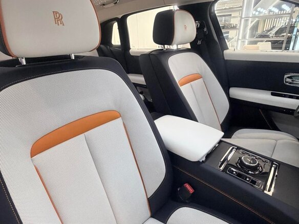 2025 Rolls-Royce Ghost Extended II Рестайлинг (Series II), чёрный, 43500000 рублей - вид 5