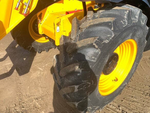 2024 JCB 531-70, золотистый, 11980000 рублей - вид 13