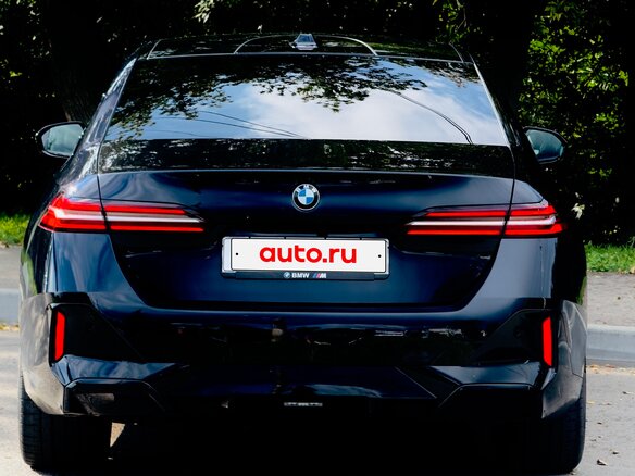 2024 BMW 5 серии 520d xDrive VIII (G60/G61/G68), синий, 7325000 рублей - вид 6