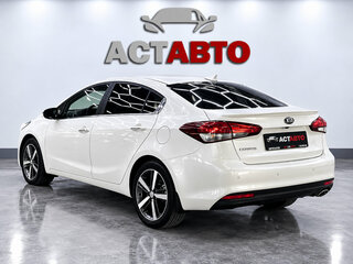 2018 Kia Cerato III Рестайлинг (Classic), белый, 1530000 рублей, вид 4