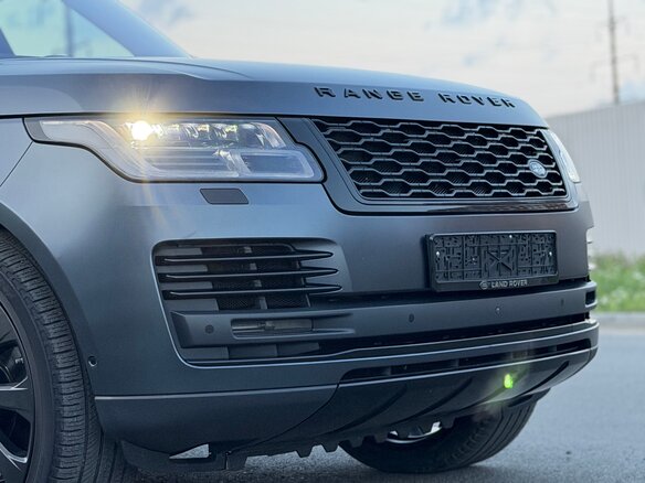 2019 Land Rover Range Rover IV Рестайлинг, серый, 6890000 рублей - вид 20