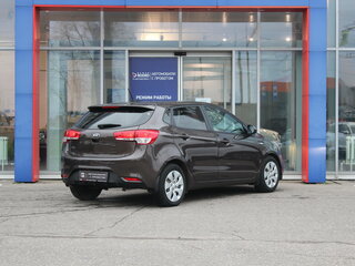 2017 Kia Rio III Рестайлинг, коричневый, 1000000 рублей, вид 3