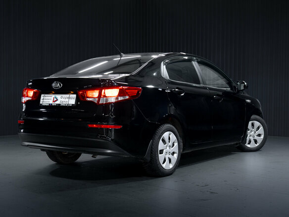2015 Kia Rio III Рестайлинг, чёрный, 900000 рублей - вид 6