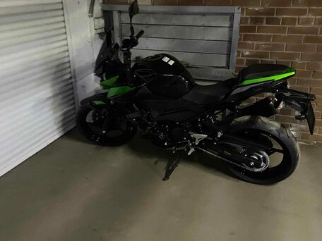 2021 Kawasaki Z 400, зелёный, 579000 рублей, вид 4